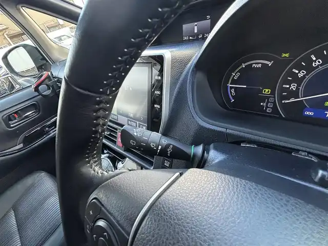 トヨタ ノア ハイブリッド Si 愛知県 2017(平29)年 7.5万km ホワイトパールクリスタルシャイン モデリスタエアロ/ワンオーナー/純正10型ナビ【Bluetooth CD DVD SD フルセグ　品番：NSZN-Z66T】/GPSレーダー探知機【品番：AR-３３】/ドライブレコーダー/ビルトインETC /バックカメラ/両側パワースライドドア/クルーズコントロール/衝突軽減ブレーキ/レーンキープアシスト/車両接近通報装置/先行車発進告知/LEDヘッドライト/オートライト/オートマチックハイビーム/フォグランプ/オート電動格納ドアミラー/ステアリングリモコン/ドアバイザー/スマートキー/禁煙車