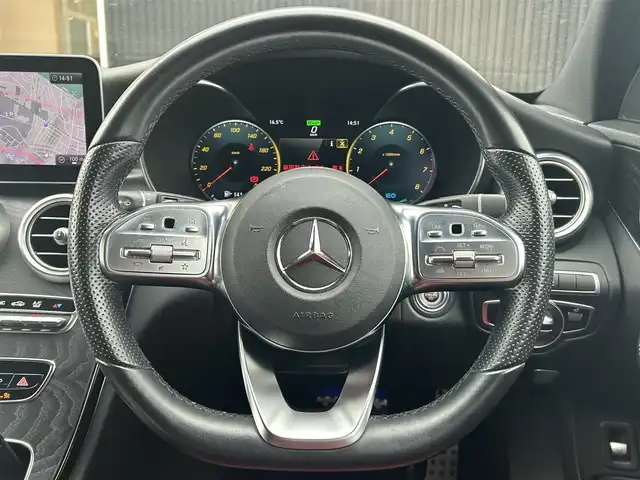 メルセデス・ベンツ Ｃ２００ ステーションワゴン アバンギャルドAMGライン 福岡県 2019(平31)年 4.2万km 白 レザーエクスクルーシブパッケージ/レーダーセーフティパッケージ/アダプティブクルーズコントロール/ブラインドスポットモニター/レーンキープアシスト/ヘッドアップディスプレイ/赤革シート/前席シートヒーター/純正ナビ/Applecarplay/フルセグTV/バックカメラ/LEDヘッドライト/オートハイビーム/パワーバックドア/パヒュームデュヒューザー/純正18インチアルミホイール/ドライブレコーダー/ETC/取扱説明書/保証書