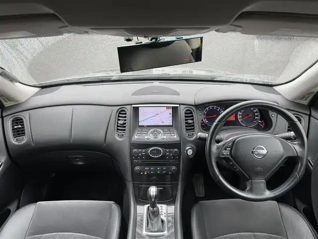日産 スカイライン クロスオーバー 370GT FOUR 道央・札幌 2009(平21)年 15.5万km ブレードシルバー ４WD/サンルーフ/純正ディーラーOPナビ/CD/DVD/BT/フルセグ/横滑り防止装置/AFS/バック/サイド（左のみ）カメラ/ビルトインETC/SNOWMODE/全席パワーシート/ハーフレザーシート/ステアリングリモコン/MTモード付AT/プッシュスタート/スマートキー/HIDヘッドライト/オートライト/フォグランプ/電動格納ミラー/純正フロアマット/スペアキー/純正エンジンスターター/社外AW付夏タイヤ積込/225/55/R18/2018年/山1mm