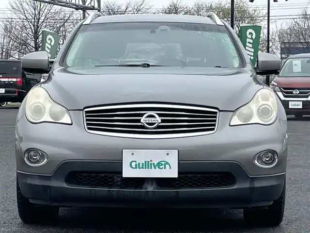 日産 スカイライン クロスオーバー 370GT FOUR 道央・札幌 2009(平21)年 15.5万km ブレードシルバー ４WD/サンルーフ/純正ディーラーOPナビ/CD/DVD/BT/フルセグ/横滑り防止装置/AFS/バック/サイド（左のみ）カメラ/ビルトインETC/SNOWMODE/全席パワーシート/ハーフレザーシート/ステアリングリモコン/MTモード付AT/プッシュスタート/スマートキー/HIDヘッドライト/オートライト/フォグランプ/電動格納ミラー/純正フロアマット/スペアキー/純正エンジンスターター/社外AW付夏タイヤ積込/225/55/R18/2018年/山1mm