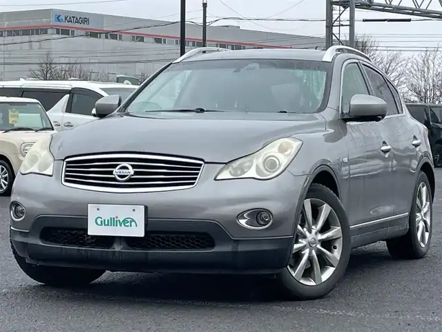 日産 スカイライン クロスオーバー 370GT FOUR 道央・札幌 2009(平21)年 15.5万km ブレードシルバー ４WD/サンルーフ/純正ディーラーOPナビ/CD/DVD/BT/フルセグ/横滑り防止装置/AFS/バック/サイド（左のみ）カメラ/ビルトインETC/SNOWMODE/全席パワーシート/ハーフレザーシート/ステアリングリモコン/MTモード付AT/プッシュスタート/スマートキー/HIDヘッドライト/オートライト/フォグランプ/電動格納ミラー/純正フロアマット/スペアキー/純正エンジンスターター/社外AW付夏タイヤ積込/225/55/R18/2018年/山1mm