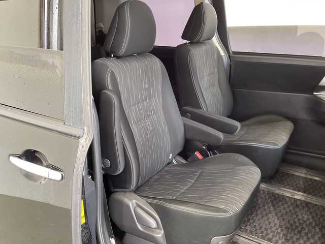 トヨタ ヴォクシー ZS 煌Ⅱ 栃木県 2011(平23)年 12.8万km ブラック 純正8インチメモリナビ（NHZN-X61G）/（フルセグTV/Bluetooth/CD/DVD）/エンジンスターター/字光式ナンバーキット/パドルシフト/両側パワースライドドア/スタッドレスAWセット積み込み