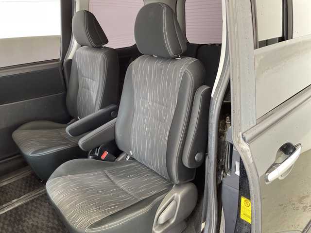 トヨタ ヴォクシー ZS 煌Ⅱ 栃木県 2011(平23)年 12.8万km ブラック 純正8インチメモリナビ（NHZN-X61G）/（フルセグTV/Bluetooth/CD/DVD）/エンジンスターター/字光式ナンバーキット/パドルシフト/両側パワースライドドア/スタッドレスAWセット積み込み