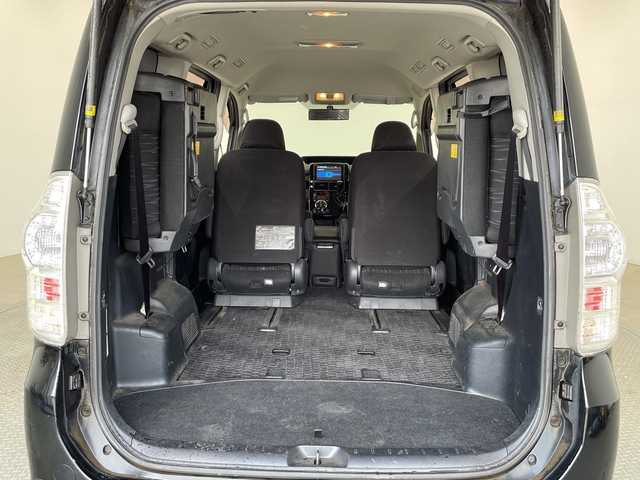 トヨタ ヴォクシー ZS 煌Ⅱ 栃木県 2011(平23)年 12.8万km ブラック 純正8インチメモリナビ（NHZN-X61G）/（フルセグTV/Bluetooth/CD/DVD）/エンジンスターター/字光式ナンバーキット/パドルシフト/両側パワースライドドア/スタッドレスAWセット積み込み