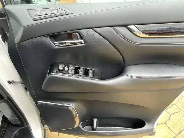 トヨタ ヴェルファイア Z Gエディション 宮崎県 2018(平30)年 4.5万km ホワイトパールクリスタルシャイン 〇純正１０インチナビ/〇フルセグTV/〇バックカメラ/〇フリップダウンモニター/〇ビルトインETC2.0/〇前後ドラレコ/〇モデリスタエアロ/〇パワースライドドア（両側）/〇パワーバックドア/〇ツインムーンルーフ/〇セーフティセンス/〇インテリジェントクリアランスソナー/〇前席シートヒーター/パワーシート/〇2列目エグゼクティブパワーシート/〇シートヒーター/シートベンチレーション/〇革巻きステアリングホイール/〇ステアリングヒーター/〇スマートエントリー/〇純正18インチAW/〇禁煙車