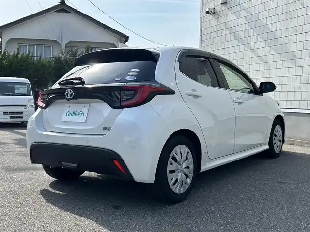 トヨタ ヤリス ハイブリッド Z 山形県 2020(令2)年 5.7万km ホワイト 純正ナビ/・AM/FM/Bluetooth/プリクラッシュセーフティ/道路標識認識アシスト/レーンキープアシスト/ドライブレコーダー/全方位カメラ/禁煙車/前後コーナーセンサー/先行車発信お知らせ/クルーズコントロール/スマートキー/LEDヘッドライト/前席ヒートシーター/オートライト/純正オーディオ/ETC/プッシュスタート/横滑り軽減/盗難防止装置/冬タイヤ積載/取扱説明書