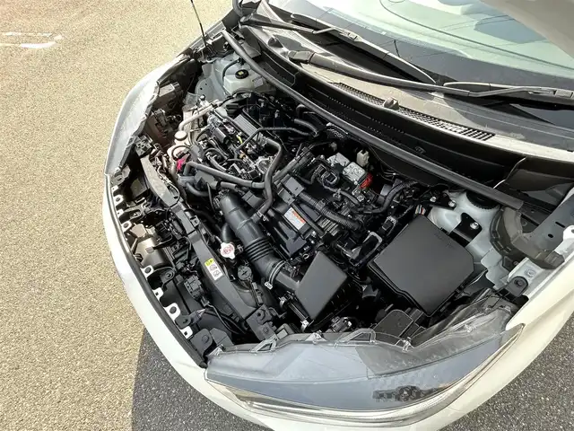 トヨタ ヤリス ハイブリッド Z 山形県 2020(令2)年 5.7万km ホワイト 純正ナビ/・AM/FM/Bluetooth/プリクラッシュセーフティ/道路標識認識アシスト/レーンキープアシスト/ドライブレコーダー/全方位カメラ/禁煙車/前後コーナーセンサー/先行車発信お知らせ/クルーズコントロール/スマートキー/LEDヘッドライト/前席ヒートシーター/オートライト/純正オーディオ/ETC/プッシュスタート/横滑り軽減/盗難防止装置/冬タイヤ積載/取扱説明書