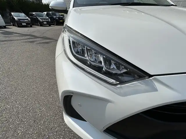 トヨタ ヤリス ハイブリッド Z 山形県 2020(令2)年 5.7万km ホワイト 純正ナビ/・AM/FM/Bluetooth/プリクラッシュセーフティ/道路標識認識アシスト/レーンキープアシスト/ドライブレコーダー/全方位カメラ/禁煙車/前後コーナーセンサー/先行車発信お知らせ/クルーズコントロール/スマートキー/LEDヘッドライト/前席ヒートシーター/オートライト/純正オーディオ/ETC/プッシュスタート/横滑り軽減/盗難防止装置/冬タイヤ積載/取扱説明書