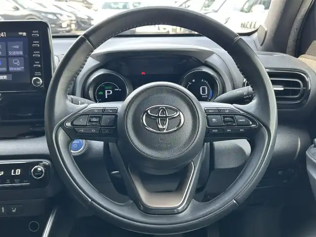 トヨタ ヤリス ハイブリッド Z 山形県 2020(令2)年 5.7万km ホワイト 純正ナビ/・AM/FM/Bluetooth/プリクラッシュセーフティ/道路標識認識アシスト/レーンキープアシスト/ドライブレコーダー/全方位カメラ/禁煙車/前後コーナーセンサー/先行車発信お知らせ/クルーズコントロール/スマートキー/LEDヘッドライト/前席ヒートシーター/オートライト/純正オーディオ/ETC/プッシュスタート/横滑り軽減/盗難防止装置/冬タイヤ積載/取扱説明書