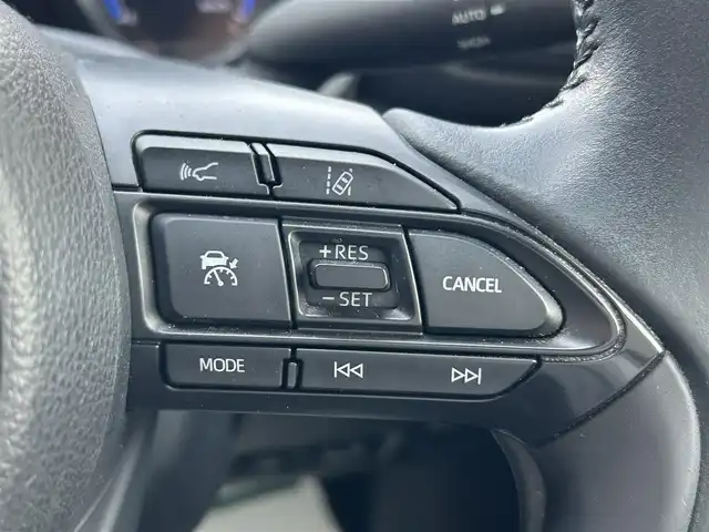 トヨタ ヤリス ハイブリッド Z 山形県 2020(令2)年 5.7万km ホワイト 純正ナビ/・AM/FM/Bluetooth/プリクラッシュセーフティ/道路標識認識アシスト/レーンキープアシスト/ドライブレコーダー/全方位カメラ/禁煙車/前後コーナーセンサー/先行車発信お知らせ/クルーズコントロール/スマートキー/LEDヘッドライト/前席ヒートシーター/オートライト/純正オーディオ/ETC/プッシュスタート/横滑り軽減/盗難防止装置/冬タイヤ積載/取扱説明書