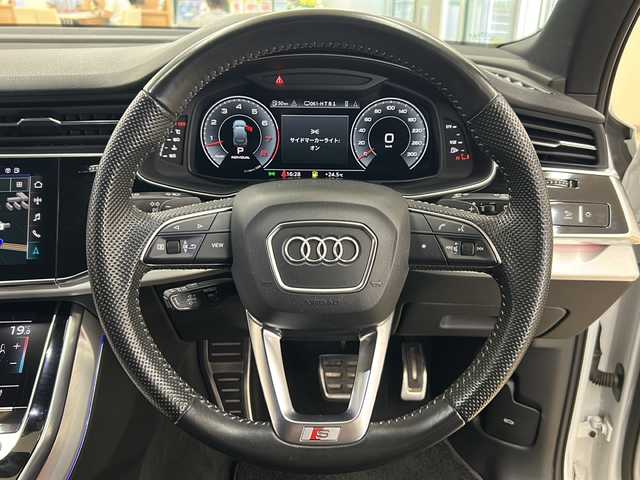 アウディ Ｑ７ 道央・札幌 2021(令3)年 5.8万km グレイシアホワイトメタリック ・4WD/・純正ナビ/フルセグTV/BT/・全方位カメラ/・サンルーフ/・ドライブレコーダー/・社外エンジンスターター /・パワーバックドア/・アダプティブドライブアシスト/・接近警告/・レーン逸脱警告/・サイドアシスト/・アイドリングストップ/・パドルシフト/・パーキングエイド/・レザーシート/・前席パワーシート/・前席シートヒーター/・横滑り防止/・プッシュスタート/・スマートキー/・ドアバイザー