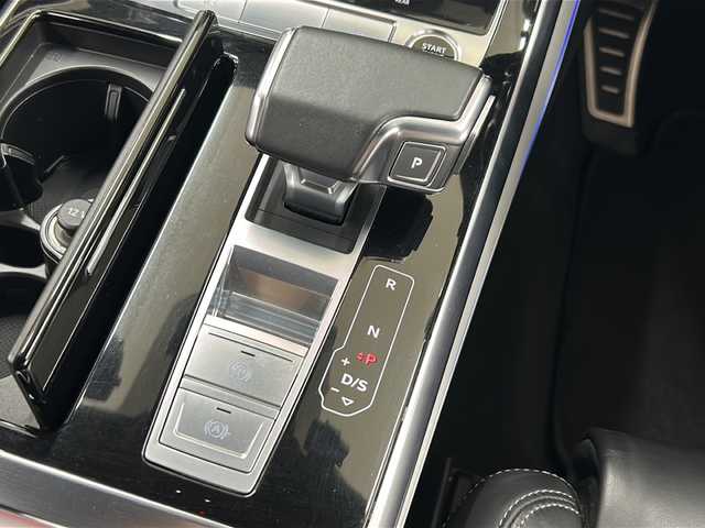 アウディ Ｑ７ 道央・札幌 2021(令3)年 5.8万km グレイシアホワイトメタリック ・4WD/・純正ナビ/フルセグTV/BT/・全方位カメラ/・サンルーフ/・ドライブレコーダー/・社外エンジンスターター /・パワーバックドア/・アダプティブドライブアシスト/・接近警告/・レーン逸脱警告/・サイドアシスト/・アイドリングストップ/・パドルシフト/・パーキングエイド/・レザーシート/・前席パワーシート/・前席シートヒーター/・横滑り防止/・プッシュスタート/・スマートキー/・ドアバイザー
