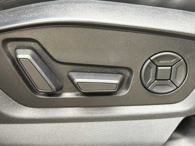 アウディ Ｑ７ 道央・札幌 2021(令3)年 5.8万km グレイシアホワイトメタリック ・4WD/・純正ナビ/フルセグTV/BT/・全方位カメラ/・サンルーフ/・ドライブレコーダー/・社外エンジンスターター /・パワーバックドア/・アダプティブドライブアシスト/・接近警告/・レーン逸脱警告/・サイドアシスト/・アイドリングストップ/・パドルシフト/・パーキングエイド/・レザーシート/・前席パワーシート/・前席シートヒーター/・横滑り防止/・プッシュスタート/・スマートキー/・ドアバイザー