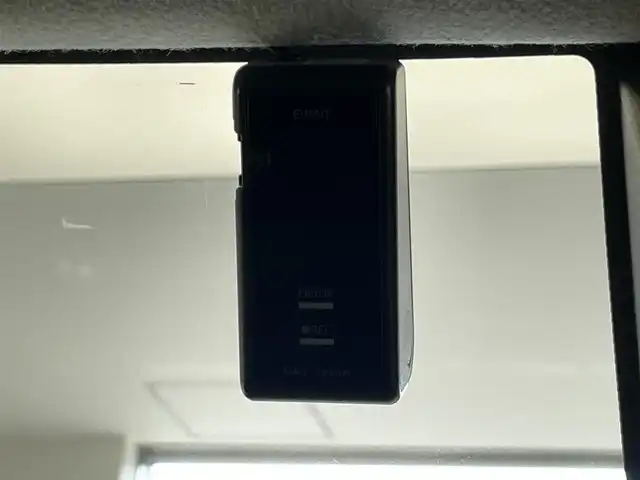 トヨタ タンク カスタムG S 愛知県 2018(平30)年 7.7万km ブラックマイカ/マゼンダベリーメタリック 純正ナビ　地デジ　Ｂｌｕｅｔｏｏｔｈ　バックカメラ　両側電動スライドドア　衝突軽減　クルーズコントロール　ビルトインＥＴＣ　純正ドラレコ　サマータイヤ純正アルミホイール付き　ＨＩＤヘッドライト　禁煙車