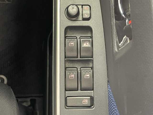 トヨタ タンク カスタムG S 愛知県 2018(平30)年 7.7万km ブラックマイカ/マゼンダベリーメタリック 純正ナビ　地デジ　Ｂｌｕｅｔｏｏｔｈ　バックカメラ　両側電動スライドドア　衝突軽減　クルーズコントロール　ビルトインＥＴＣ　純正ドラレコ　サマータイヤ純正アルミホイール付き　ＨＩＤヘッドライト　禁煙車