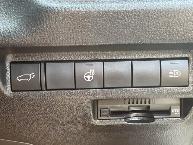 トヨタ ＲＡＶ４ G 道央・札幌 2019(令1)年 3.5万km ホワイトパールクリスタルシャイン ・４WD/・衝突軽減ブレーキ/・社外SDナビ/　CD＆DVD＆BT＆TV/・バックカメラ/・コーナーセンサー/・レーンキープアシスト/・レーダークルーズコントロール/・ブラインドスポットモニター/・レザーシート/・パワーシート/・シートヒーター/・パワーバックドア/・ステアリングヒーター/・ステアリングスイッチ/・プッシュスタート/・スマートキー/・前後ドライブレコーダー/・ビルトインETC/・MT付きAT/・オートエアコン/・オートライト/・オートリトラミラー/・オートハイビーム/・純正フロアマット/・ドアバイザー/・ウィンカーミラー/・フォグライト/・スペアキー