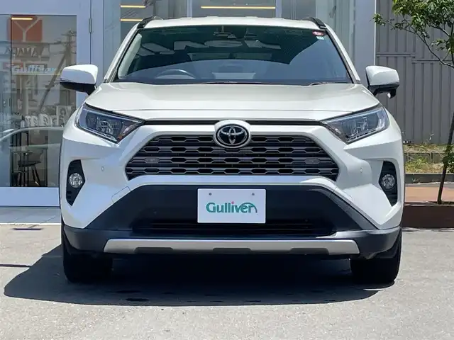 トヨタ ＲＡＶ４ G 道央・札幌 2019(令1)年 3.5万km ホワイトパールクリスタルシャイン ・４WD/・衝突軽減ブレーキ/・社外SDナビ/　CD＆DVD＆BT＆TV/・バックカメラ/・コーナーセンサー/・レーンキープアシスト/・レーダークルーズコントロール/・ブラインドスポットモニター/・レザーシート/・パワーシート/・シートヒーター/・パワーバックドア/・ステアリングヒーター/・ステアリングスイッチ/・プッシュスタート/・スマートキー/・前後ドライブレコーダー/・ビルトインETC/・MT付きAT/・オートエアコン/・オートライト/・オートリトラミラー/・オートハイビーム/・純正フロアマット/・ドアバイザー/・ウィンカーミラー/・フォグライト/・スペアキー