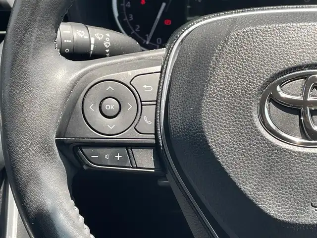 トヨタ ＲＡＶ４ G 道央・札幌 2019(令1)年 3.5万km ホワイトパールクリスタルシャイン ・４WD/・衝突軽減ブレーキ/・社外SDナビ/　CD＆DVD＆BT＆TV/・バックカメラ/・コーナーセンサー/・レーンキープアシスト/・レーダークルーズコントロール/・ブラインドスポットモニター/・レザーシート/・パワーシート/・シートヒーター/・パワーバックドア/・ステアリングヒーター/・ステアリングスイッチ/・プッシュスタート/・スマートキー/・前後ドライブレコーダー/・ビルトインETC/・MT付きAT/・オートエアコン/・オートライト/・オートリトラミラー/・オートハイビーム/・純正フロアマット/・ドアバイザー/・ウィンカーミラー/・フォグライト/・スペアキー