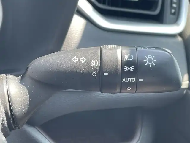 トヨタ ＲＡＶ４ G 道央・札幌 2019(令1)年 3.5万km ホワイトパールクリスタルシャイン ・４WD/・衝突軽減ブレーキ/・社外SDナビ/　CD＆DVD＆BT＆TV/・バックカメラ/・コーナーセンサー/・レーンキープアシスト/・レーダークルーズコントロール/・ブラインドスポットモニター/・レザーシート/・パワーシート/・シートヒーター/・パワーバックドア/・ステアリングヒーター/・ステアリングスイッチ/・プッシュスタート/・スマートキー/・前後ドライブレコーダー/・ビルトインETC/・MT付きAT/・オートエアコン/・オートライト/・オートリトラミラー/・オートハイビーム/・純正フロアマット/・ドアバイザー/・ウィンカーミラー/・フォグライト/・スペアキー