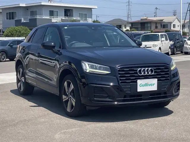 アウディ Ｑ２ ハッシュタグ ブラックスタイリング 香川県 2019(平31)年 6.6万km 黒 登録時走行距離：65728km/メーカー純正ナビ/　CD DVD BT フルセグTV/バックカメラ/クルーズコントロール/LEDヘッドライト/オートライト/フォグランプ/ブラインドスポットモニター/クリアランスソナー/MTモード付AT/電子パーキングブレーキ/横滑り防止装置/シートヒーター/ビルトインETC2.0/前後ドライブレコーダー/革巻きステアリング/ステアリングスイッチ/プッシュスタート/スマートキー/スペアキー