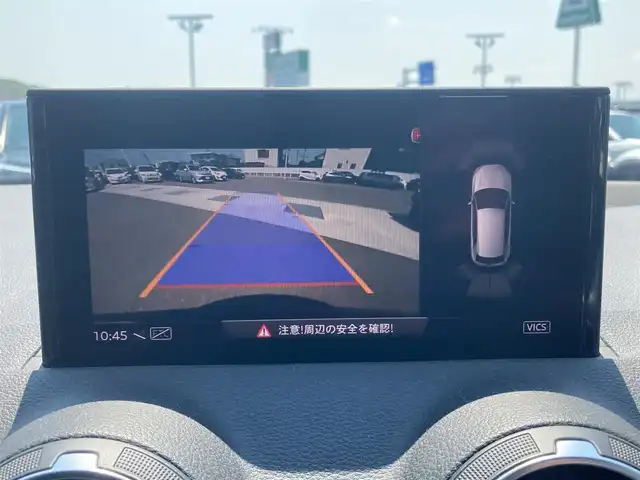 アウディ Ｑ２ ハッシュタグ ブラックスタイリング 香川県 2019(平31)年 6.6万km 黒 登録時走行距離：65728km/メーカー純正ナビ/　CD DVD BT フルセグTV/バックカメラ/クルーズコントロール/LEDヘッドライト/オートライト/フォグランプ/ブラインドスポットモニター/クリアランスソナー/MTモード付AT/電子パーキングブレーキ/横滑り防止装置/シートヒーター/ビルトインETC2.0/前後ドライブレコーダー/革巻きステアリング/ステアリングスイッチ/プッシュスタート/スマートキー/スペアキー