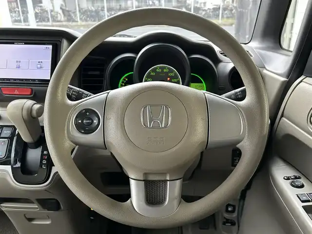 ホンダ Ｎ ＢＯＸ G Lパッケージ 千葉県 2012(平24)年 7.2万km プレミアムホワイトパール 社外SDナビ/AM/FM/BT/フルセグ/バックカメラ/ステアリングスイッチ/プッシュスタート/ドアバイザー/ヘッドライトレベライザー/横滑り防止機能/ETC/純正フロアマット/ハロゲンヘッドライト/2列目アームレスト/スペアキー