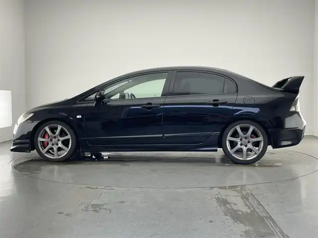 ホンダ シビック タイプR 愛知県 2010(平22)年 9.6万km クリスタルブラックパール ＭＴ車　禁煙　Ｂｒｅｍｂｏブレーキキャリパー　プッシュスタート　ＨＩＤヘッドライト　オートハイビーム　電動格納ドアミラー　バニティミラー　純正アルミホイール　純正フロアマット　オーディオプレイヤー