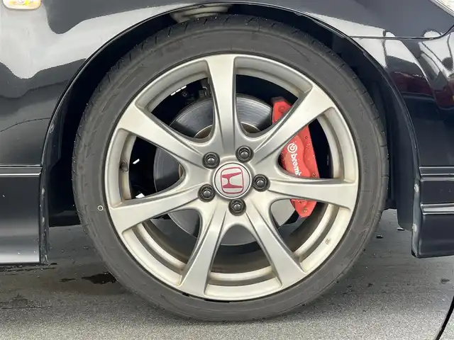 ホンダ シビック タイプR 愛知県 2010(平22)年 9.6万km クリスタルブラックパール ＭＴ車　禁煙　Ｂｒｅｍｂｏブレーキキャリパー　プッシュスタート　ＨＩＤヘッドライト　オートハイビーム　電動格納ドアミラー　バニティミラー　純正アルミホイール　純正フロアマット　オーディオプレイヤー