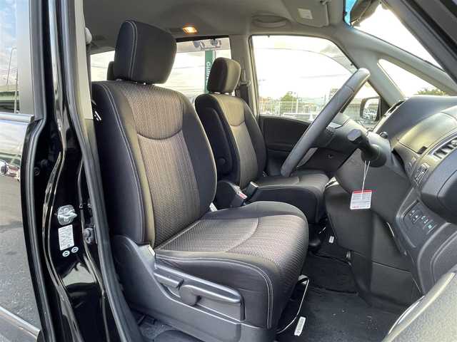 日産 セレナ HWS S HV Vセレ +Sefty 福岡県 2015(平27)年 8.1万km ダイヤモンドブラック 純正8型SDナビ(フルセグTV/CD/DVD/BT)アラウンドビューモニターフリップダウン後席モニターエマージェンシーブレーキコーナーセンサー両側パワスラETC純正LEDヘッドライト純正フロアマット純正16インチアルミホイールスマートキープッシュスタート