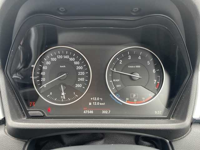 ＢＭＷ Ｘ１ 神奈川県 2017(平29)年 4.8万km パール ターボ/純正HDDナビ/・CD/DVD/BT/SD/リアビューカメラ/パークディスタンスコントロール/ETC内蔵バックミラー/前後ドライブレコーダー/オートマチックトランクリッド/インテリジェントセーフティ/・Cityブレーキ機能付き追突警告/・Cityブレーキ機能付き歩行者警告/・レーンデパーチャーウォーニング/横滑り防止機能/純正17インチAW/タイヤ空気圧警告システム/革巻きステアリング/プッシュEgスタート/ストップ/スマートキー×2/オートライト/純正LEDヘッドライト/フロント/バックフォグ/ターンランプ付き電動格納ドアミラー/純正フロアマット/取扱説明書