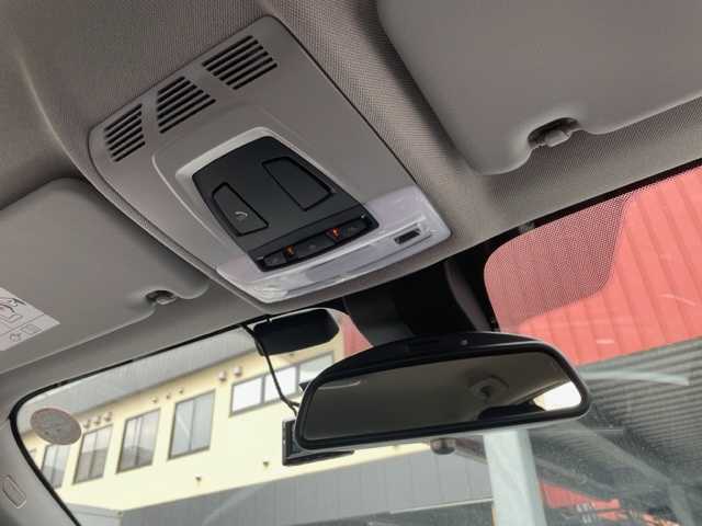 ＢＭＷ Ｘ１ 神奈川県 2017(平29)年 4.8万km パール ターボ/純正HDDナビ/・CD/DVD/BT/SD/リアビューカメラ/パークディスタンスコントロール/ETC内蔵バックミラー/前後ドライブレコーダー/オートマチックトランクリッド/インテリジェントセーフティ/・Cityブレーキ機能付き追突警告/・Cityブレーキ機能付き歩行者警告/・レーンデパーチャーウォーニング/横滑り防止機能/純正17インチAW/タイヤ空気圧警告システム/革巻きステアリング/プッシュEgスタート/ストップ/スマートキー×2/オートライト/純正LEDヘッドライト/フロント/バックフォグ/ターンランプ付き電動格納ドアミラー/純正フロアマット/取扱説明書