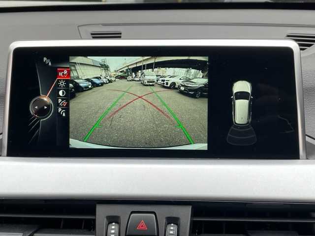 ＢＭＷ Ｘ１ 神奈川県 2017(平29)年 4.8万km パール ターボ/純正HDDナビ/・CD/DVD/BT/SD/リアビューカメラ/パークディスタンスコントロール/ETC内蔵バックミラー/前後ドライブレコーダー/オートマチックトランクリッド/インテリジェントセーフティ/・Cityブレーキ機能付き追突警告/・Cityブレーキ機能付き歩行者警告/・レーンデパーチャーウォーニング/横滑り防止機能/純正17インチAW/タイヤ空気圧警告システム/革巻きステアリング/プッシュEgスタート/ストップ/スマートキー×2/オートライト/純正LEDヘッドライト/フロント/バックフォグ/ターンランプ付き電動格納ドアミラー/純正フロアマット/取扱説明書