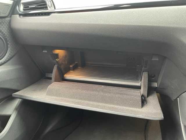 ＢＭＷ Ｘ１ 神奈川県 2017(平29)年 4.8万km パール ターボ/純正HDDナビ/・CD/DVD/BT/SD/リアビューカメラ/パークディスタンスコントロール/ETC内蔵バックミラー/前後ドライブレコーダー/オートマチックトランクリッド/インテリジェントセーフティ/・Cityブレーキ機能付き追突警告/・Cityブレーキ機能付き歩行者警告/・レーンデパーチャーウォーニング/横滑り防止機能/純正17インチAW/タイヤ空気圧警告システム/革巻きステアリング/プッシュEgスタート/ストップ/スマートキー×2/オートライト/純正LEDヘッドライト/フロント/バックフォグ/ターンランプ付き電動格納ドアミラー/純正フロアマット/取扱説明書