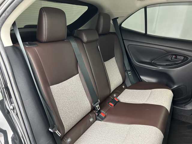 トヨタ ヤリスクロス ハイブリッド Z 三重県 2022(令4)年 3.3万km ブラックマイカ /禁煙車//純正ディスプレイオーディオ//パノラミックビューモニター//オートAC//電子サイドブレーキ//ブレーキオートホールド//DN席シートヒーター//D席パワーシート//ハーフレザーシート//革巻きステアリング//ステアリングスイッチ//トヨタセーフティセンス//レーダークルーズコントロール//衝突軽減ブレーキ//レーントレーシングアシスト//ロードサインアシスト//ブラインドスポットモニター//リアクロストラフィックアラート//パーキングサポートブレーキ//オートハイビーム//前後クリアランスソナー//100V充電//オートライト//LED//純正ビルトインETC//サイドカーテンエアバッグ