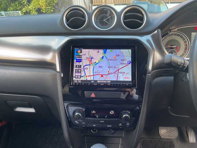 スズキ エスクード 1．4 ターボ 福岡県 2021(令3)年 3.2万km サバンナアイボリーメタリック/ブラック 2トーンルーフ 純正ナビ/純正フロアマット/ETC/ドライブレコーダー(前後）/クルーズコントロール/シートヒーター/パドルシフト/ダウンヒルアシスト/車線逸脱警報/車線逸脱制御/TV（フルセグ）/FM/AM/ipod/USB/Bluetooth/メモリーミュージック/SD/DISC/ハンズフリー/オートライト/プッシュスタート/電動格納ミラー/アイドリングストップ/横滑り防止/パーキングセンサー