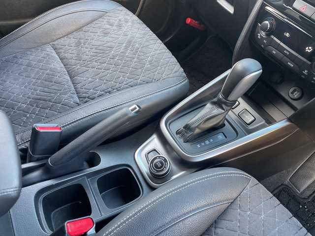 スズキ エスクード 1．4 ターボ 福岡県 2021(令3)年 3.2万km サバンナアイボリーメタリック/ブラック 2トーンルーフ 純正ナビ/純正フロアマット/ETC/ドライブレコーダー(前後）/クルーズコントロール/シートヒーター/パドルシフト/ダウンヒルアシスト/車線逸脱警報/車線逸脱制御/TV（フルセグ）/FM/AM/ipod/USB/Bluetooth/メモリーミュージック/SD/DISC/ハンズフリー/オートライト/プッシュスタート/電動格納ミラー/アイドリングストップ/横滑り防止/パーキングセンサー