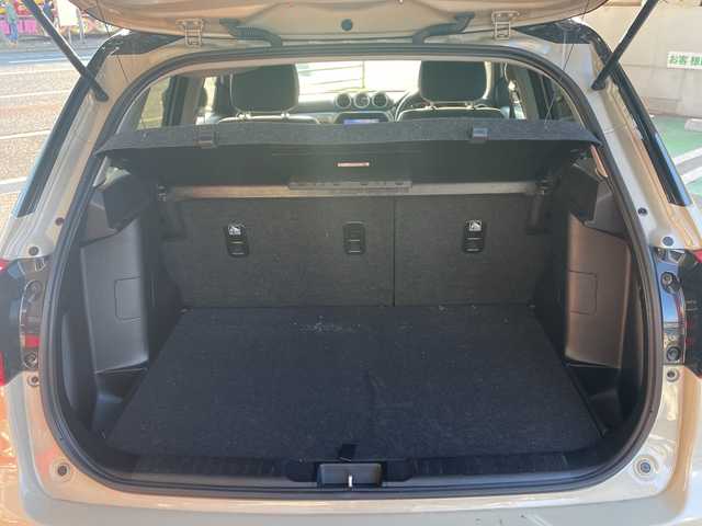 スズキ エスクード 1．4 ターボ 福岡県 2021(令3)年 3.2万km サバンナアイボリーメタリック/ブラック 2トーンルーフ 純正ナビ/純正フロアマット/ETC/ドライブレコーダー(前後）/クルーズコントロール/シートヒーター/パドルシフト/ダウンヒルアシスト/車線逸脱警報/車線逸脱制御/TV（フルセグ）/FM/AM/ipod/USB/Bluetooth/メモリーミュージック/SD/DISC/ハンズフリー/オートライト/プッシュスタート/電動格納ミラー/アイドリングストップ/横滑り防止/パーキングセンサー