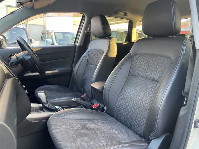 スズキ エスクード 1．4 ターボ 福岡県 2021(令3)年 3.2万km サバンナアイボリーメタリック/ブラック 2トーンルーフ 純正ナビ/純正フロアマット/ETC/ドライブレコーダー(前後）/クルーズコントロール/シートヒーター/パドルシフト/ダウンヒルアシスト/車線逸脱警報/車線逸脱制御/TV（フルセグ）/FM/AM/ipod/USB/Bluetooth/メモリーミュージック/SD/DISC/ハンズフリー/オートライト/プッシュスタート/電動格納ミラー/アイドリングストップ/横滑り防止/パーキングセンサー