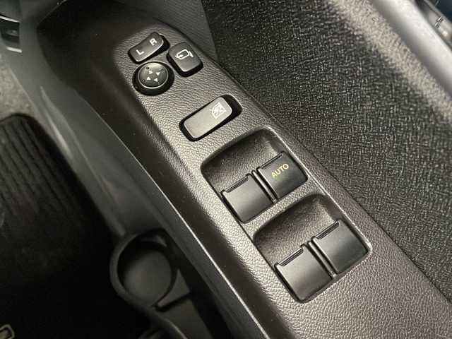 三菱 デリカＤ：２ X 道央・札幌 2012(平24)年 9.9万km ブルーイッシュブラックパール ・４WD/・社外HDDナビ/・AVN770HD-mk2/・DVD.CD.Bluetooth/・フルセグTV/・左パワースライドドア/・シートヒーター/・ミラーヒーター/・オートエアコン/・プッシュスタート/・スマートキー/・社外アルミホイール