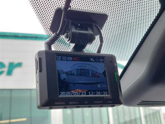 トヨタ ヤリス ハイブリッド Z 東京都 2021(令3)年 2万km ホワイトパールクリスタルシャイン ワンオーナー/Toyota Safety Sense/・プリクラッシュセーフティ/・レーンディパーチャーアラート/・先行車発進告知機能/・オートマチックハイビーム/・レーダークルーズコントロール/・クリアランスソナー/・ブラインドスポットモニター/プッシュスタート/純正ナビ/バックカメラ/ETC2.0/前後ドライブレコーダー DC-DR652/シートヒーター/LEDヘッドライト/ドアバイザー/16インチ純正アルミホイール