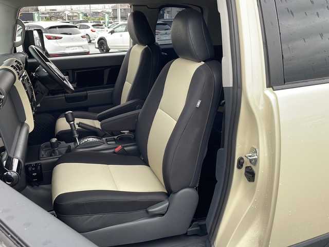 トヨタ ＦＪクルーザー ファイナルエディション 熊本県 2018(平30)年 2.8万km ベージュ 4WD/純正SDナビ（NSZT-W66T）/フルセグ（走行視聴可）/バックカメラ/ETC/クリアランスソナー/革巻きステアリング/ステアリングスイッチ/スペアキー/背面タイヤ