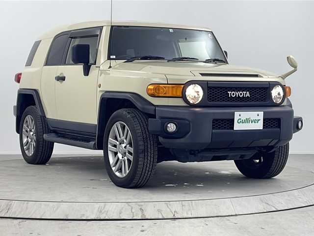 トヨタ ＦＪクルーザー ファイナルエディション 熊本県 2018(平30)年 2.8万km ベージュ 4WD/純正SDナビ（NSZT-W66T）/フルセグ（走行視聴可）/バックカメラ/ETC/クリアランスソナー/革巻きステアリング/ステアリングスイッチ/スペアキー/背面タイヤ