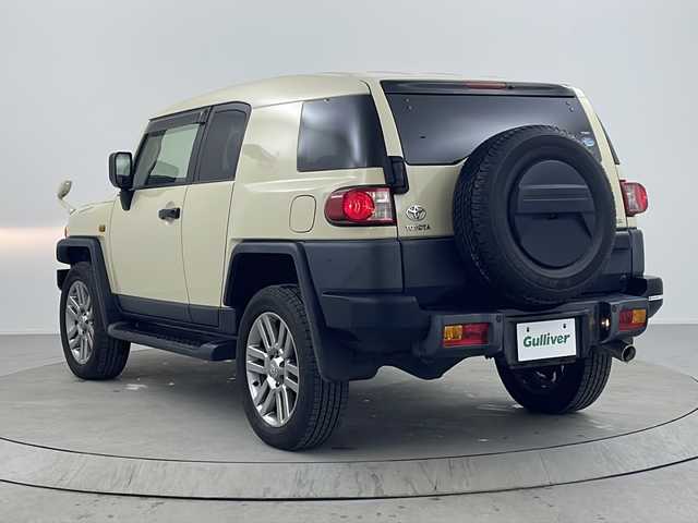 トヨタ ＦＪクルーザー ファイナルエディション 熊本県 2018(平30)年 2.8万km ベージュ 4WD/純正SDナビ（NSZT-W66T）/フルセグ（走行視聴可）/バックカメラ/ETC/クリアランスソナー/革巻きステアリング/ステアリングスイッチ/スペアキー/背面タイヤ