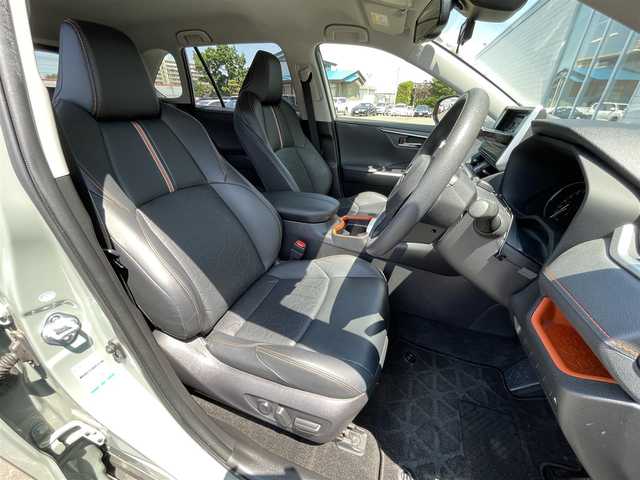 トヨタ ＲＡＶ４ アドベンチャー 道央・札幌 2019(令1)年 3.8万km アッシュグレーメタリック/シアンメタリック ・４WD/・衝突軽減ブレーキ/・純正SDナビ/　CD＆DVD＆BT＆TV/・バックカメラ/・コーナーセンサー/・レーンキープアシスト/・レーダークルーズコントロール/・パワーシート/・レザーシート/・前後ドライブレコーダー/・プッシュスタート/・スマートキー/・オートエアコン/・オートライト/・オートリトラミラー/・オートハイビーム/・ビルトインETC/・MT付きAT/・ステアリングスイッチ/・純正フロアマット/・ウィンカーミラー/・フォグライト