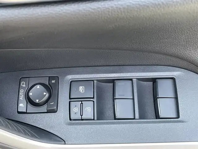 トヨタ ＲＡＶ４ アドベンチャー 道央・札幌 2019(令1)年 3.8万km アッシュグレーメタリック/シアンメタリック ・４WD/・衝突軽減ブレーキ/・純正SDナビ/　CD＆DVD＆BT＆TV/・バックカメラ/・コーナーセンサー/・レーンキープアシスト/・レーダークルーズコントロール/・パワーシート/・レザーシート/・前後ドライブレコーダー/・プッシュスタート/・スマートキー/・オートエアコン/・オートライト/・オートリトラミラー/・オートハイビーム/・ビルトインETC/・MT付きAT/・ステアリングスイッチ/・純正フロアマット/・ウィンカーミラー/・フォグライト