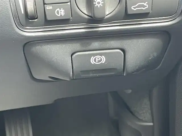 ボルボ ＸＣ６０ D4 クラシック 千葉県 2017(平29)年 7.9万km トワイライトブロンズメタリック 純正ナビ/バックカメラ/クルーズコントロール/前席シートヒーター/前席パワーシート/パワーバックドア/パドルシフト/ルーフレール/コーナーセンサー/オートライト/オートハイビーム/衝突被害軽減ブレーキ/レーンキープアシスト