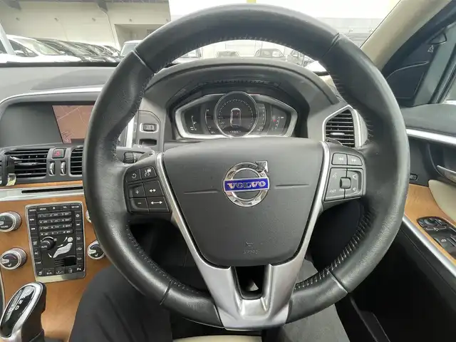 ボルボ ＸＣ６０ D4 クラシック 千葉県 2017(平29)年 7.9万km トワイライトブロンズメタリック 純正ナビ/バックカメラ/クルーズコントロール/前席シートヒーター/前席パワーシート/パワーバックドア/パドルシフト/ルーフレール/コーナーセンサー/オートライト/オートハイビーム/衝突被害軽減ブレーキ/レーンキープアシスト