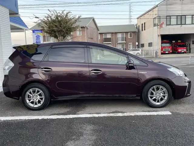 トヨタ プリウス α G チューンブラック 徳島県 2014(平26)年 8.3万km ブラキッシュレッドマイカ (株)IDOMが運営する【じしゃロン徳島店】の自社ローン専用車両になりますこちらは現金またはオートローンご利用時の価格です。/自社ローンご希望の方は別途その旨お申付け下さい”		/純正8型ナビゲーション/（フルセグ/CD/DVD/SD/MSV/BT)/バックカメラ/ＬＥＤヘッドライト/フォグランプ/2カメラドライブレコーダー/ビルトインＥＴＣ/ヘッドライトウォッシャー/ハーフレザーシート/ＥＶ＆ＥＣＯ＆パワーモード切替/クルーズコントロール/ウィンカーミラー/プッシュスタート/スマートキー/室内ＬＥＤランプ/１２Ｖ１２０Ｗアクセサリーソケット/革巻きステアリング/ステアリングリモコン/Ｗエアバック/カーテンエアバック/純正フロアマット/サイドバイザー