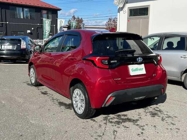 トヨタ ヤリス ハイブリッド Z 宮城県 2020(令2)年 11.4万km センシュアルレッドマイカ ワンオーナー/4WD/純正メモリナビ/AM/FM/USB/BT/Miracast/フルセグTV/全方位バックカメラ/ステアリングスイッチ/前席シートヒーター/ブラインドスポットモニター/コーナーセンサー/追従型クルーズコントロール/レーンキープアシスト/横滑り防止装置/衝突被害軽減システム/盗難防止システム/スチール夏タイヤ15インチ/純正フロアマット/ETC2.0/前後ドライブレコーダー/ウィンカードアミラー/電動格納ミラー/プッシュスタート/保証書・記録簿・取扱説明書