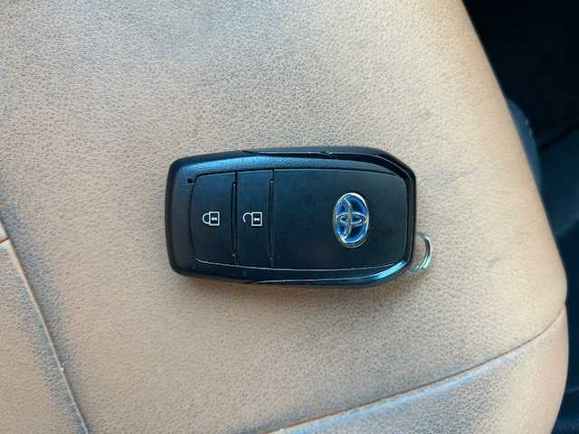 トヨタ ヤリス ハイブリッド Z 宮城県 2020(令2)年 11.4万km センシュアルレッドマイカ ワンオーナー/4WD/純正メモリナビ/AM/FM/USB/BT/Miracast/フルセグTV/全方位バックカメラ/ステアリングスイッチ/前席シートヒーター/ブラインドスポットモニター/コーナーセンサー/追従型クルーズコントロール/レーンキープアシスト/横滑り防止装置/衝突被害軽減システム/盗難防止システム/スチール夏タイヤ15インチ/純正フロアマット/ETC2.0/前後ドライブレコーダー/ウィンカードアミラー/電動格納ミラー/プッシュスタート/保証書・記録簿・取扱説明書